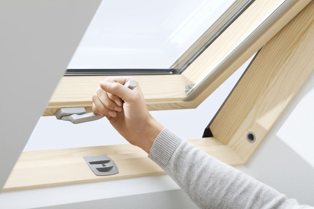 Окно мансардное Velux GZL 1051B нижняя ручка M4A, 780*980 мм - Image 4