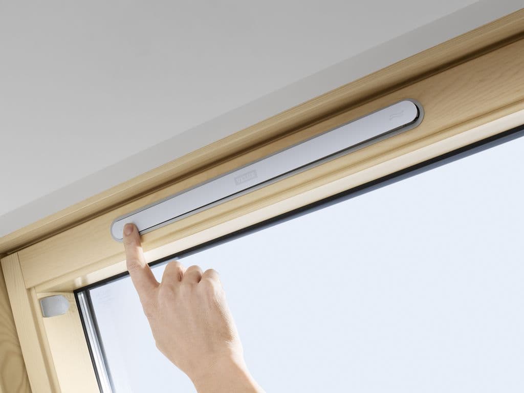 Окно мансардное Velux GZL 1051B нижняя ручка M4A, 780*980 мм - Image 3